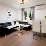 Apartman With Parking Space - 23861 *