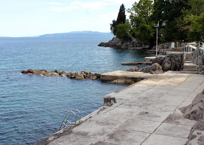 Apartman With Parking Space - 23861 *