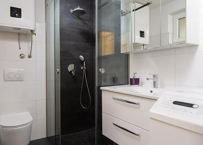 With Parking Space - 23861 Apartman *